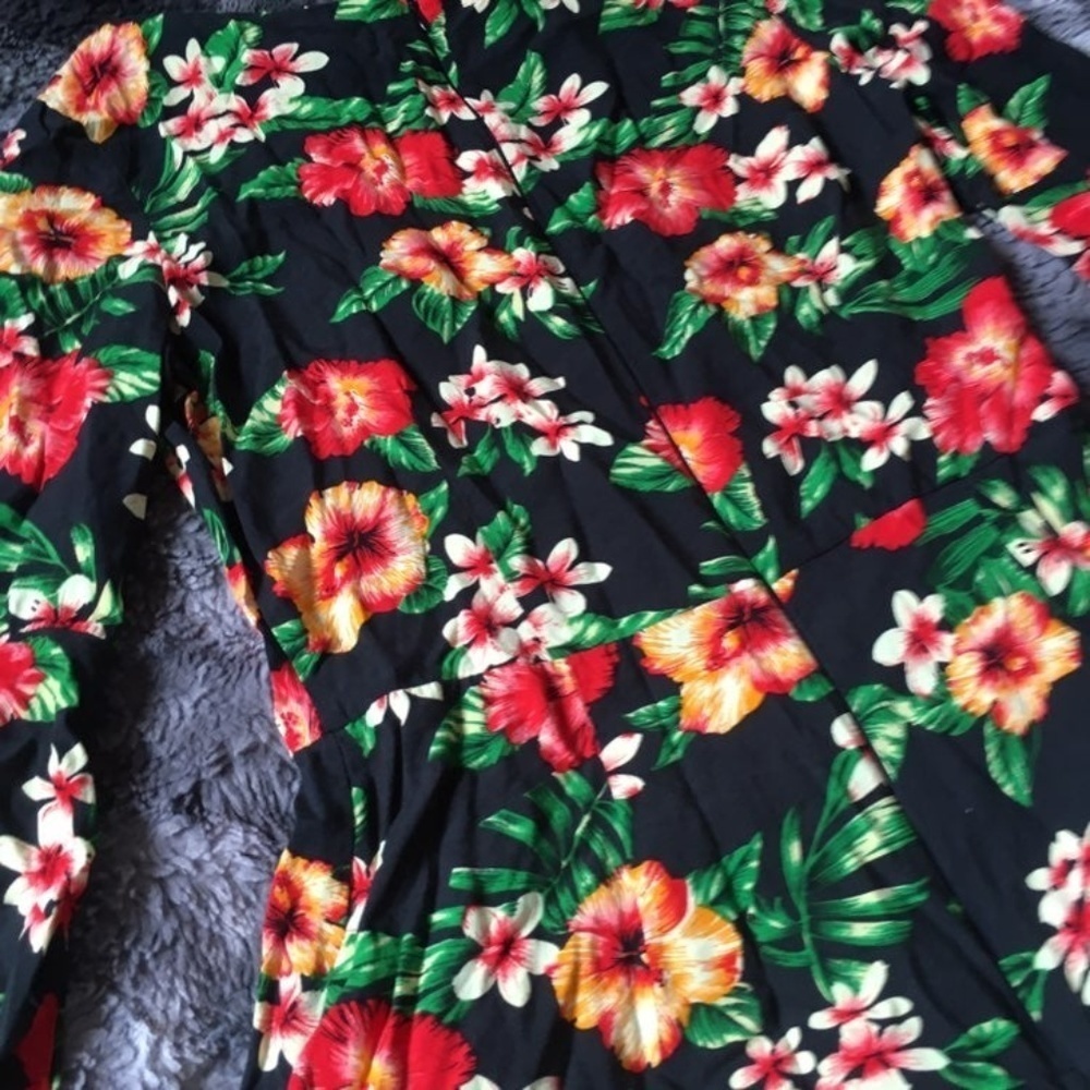 AX Paris Donna Floral Romper - Picture 8 of 8